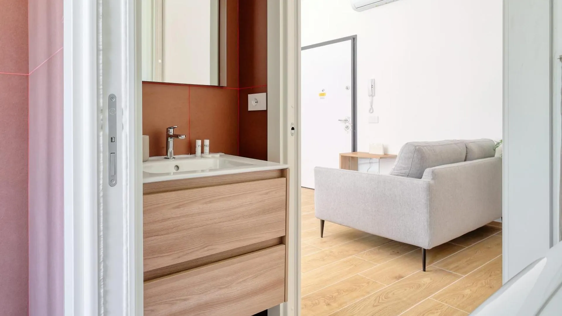 Joivy Delightful 1-Bed Flat Near Navigli Canals Milán Itálie